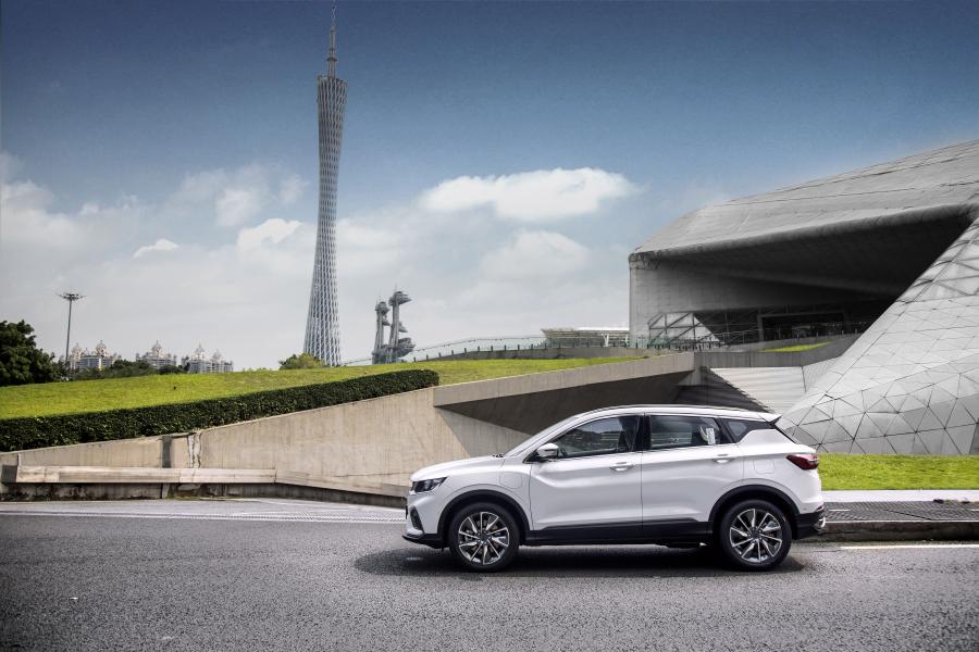 Geely Bin Yue PHEV 2019 года  (фото 3 из 10)